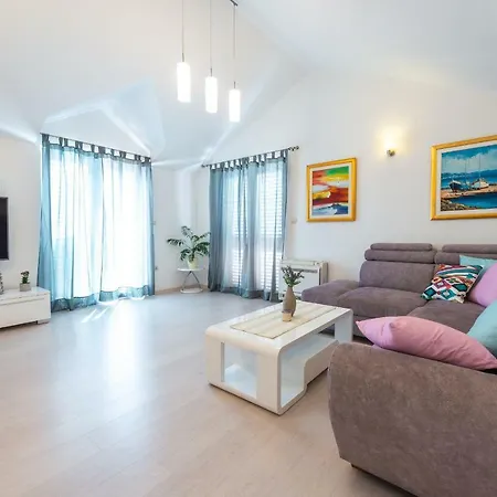 Daire Penthouse Leon