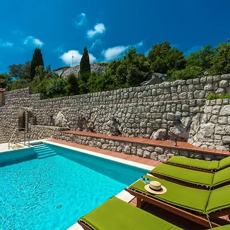 Penthouse Leon Apartman